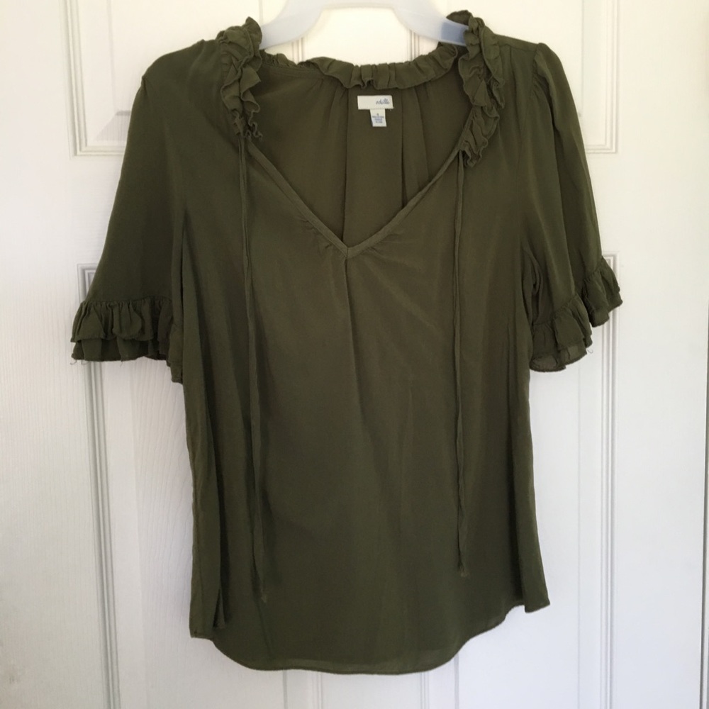 Ruffle trimmed top